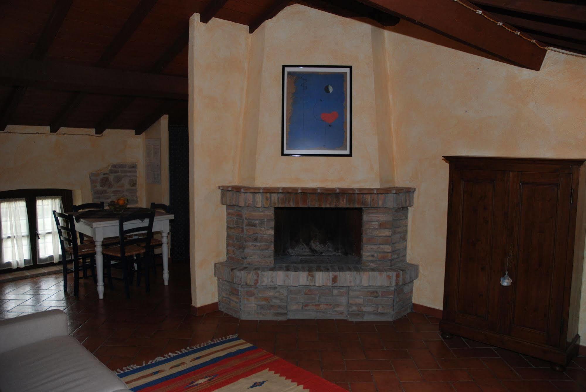 Agriturismo Goccia Di Luna 움베티드 외부 사진