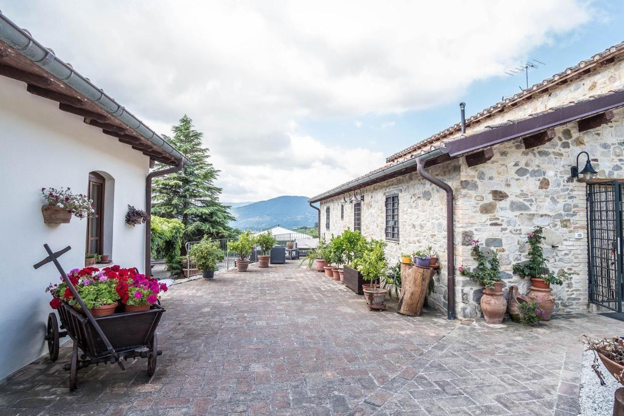 Agriturismo Goccia Di Luna 움베티드 외부 사진