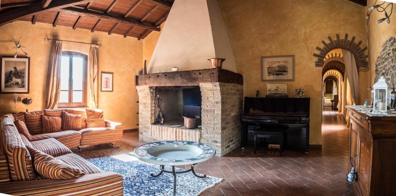 Agriturismo Goccia Di Luna 움베티드 외부 사진