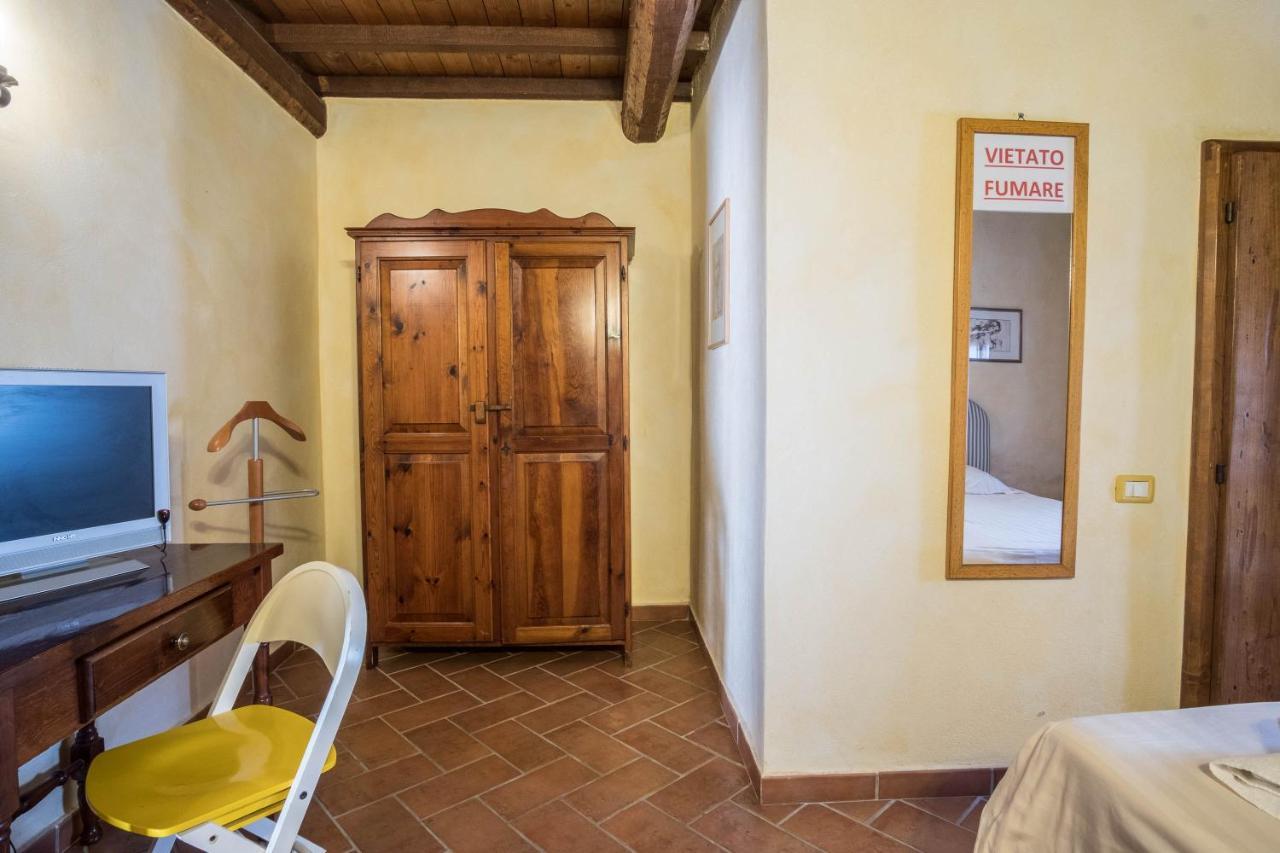 Agriturismo Goccia Di Luna 움베티드 외부 사진