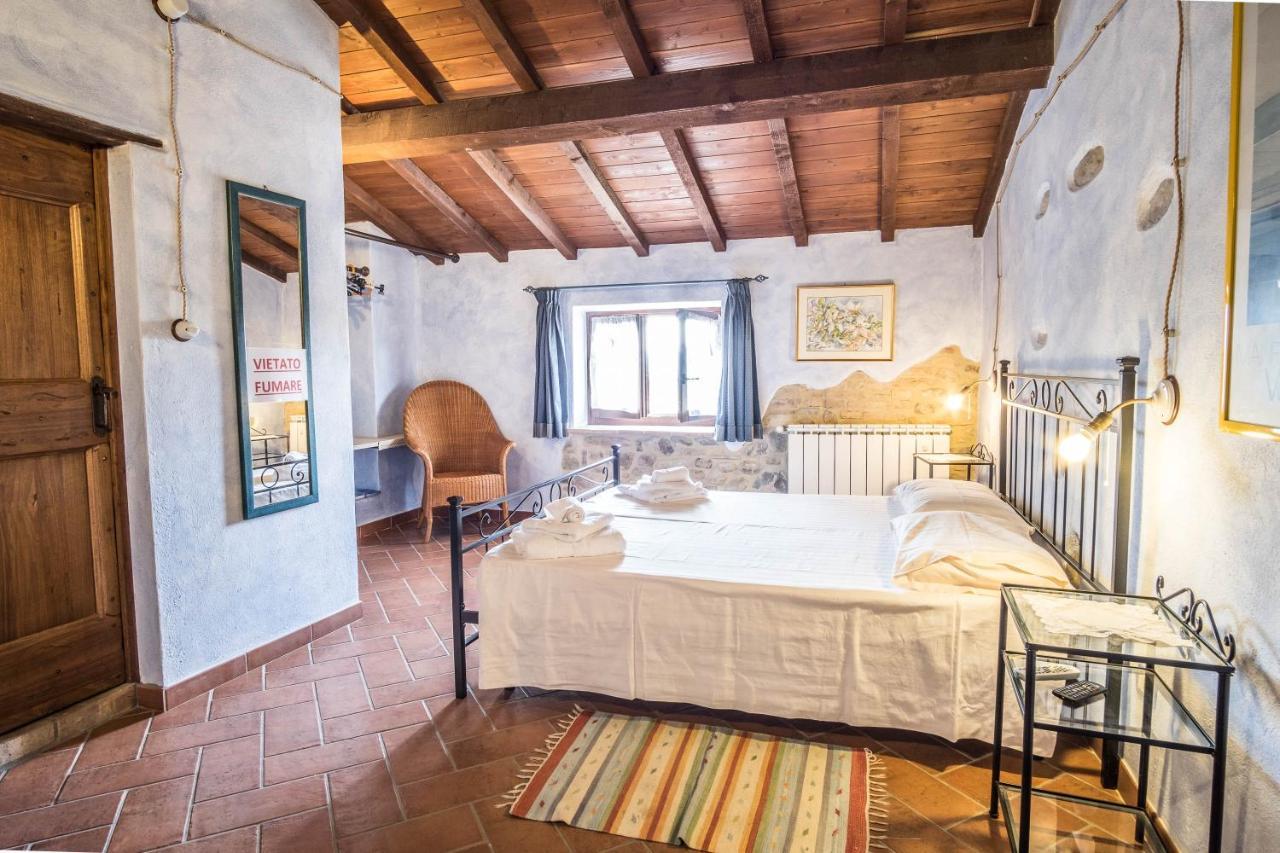 Agriturismo Goccia Di Luna 움베티드 외부 사진